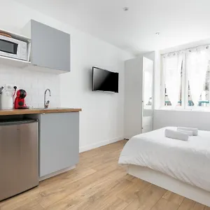  Appartement Du - Superbe Studio Neuf, 2e étage En Hypercentre Et Tramway France